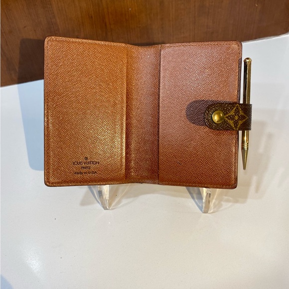 Authentic 💯 Louis Vuitton small Monogram address, phone contact w/ pencil. - Picture 3 of 7